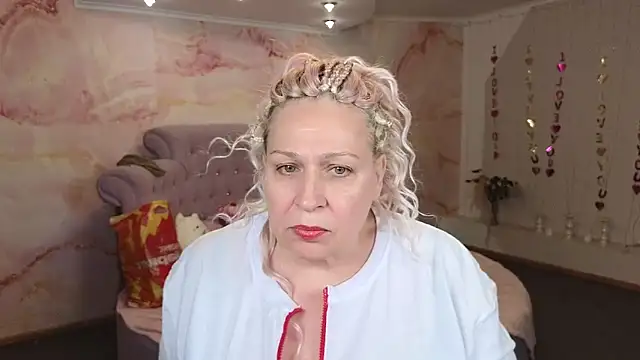 Penelope Pinky online show from October 6, 2025, 12:06 pm