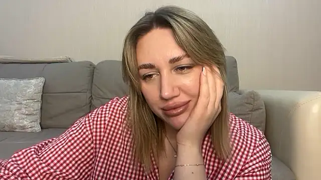 VickyLove047 online show from November 15, 2025, 6:23 pm