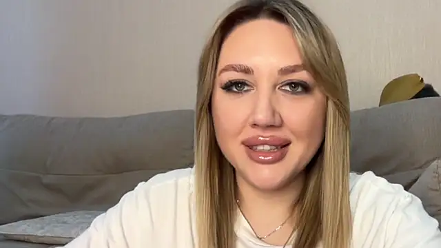 VickyLove047 online show from June 13, 2026, 6:55 am