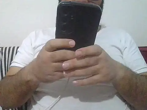 UrfavSlaveBitch online show from March 4, 2026, 5:10 pm