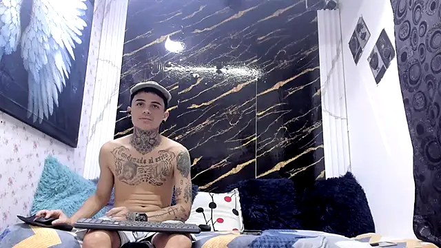 exotic hot couple online show from June 25, 2026, 8:58 pm