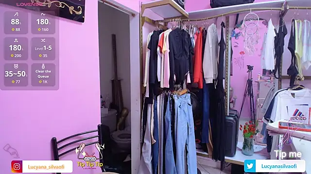 LucyanaSilva online show from February 13, 2026, 6:30 pm