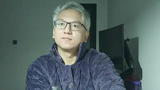 leoUSIR online show from November 11, 2025, 8:14 pm