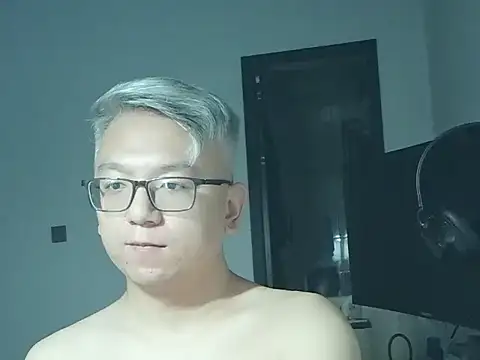 leoUSIR online show from September 29, 2025, 7:52 pm