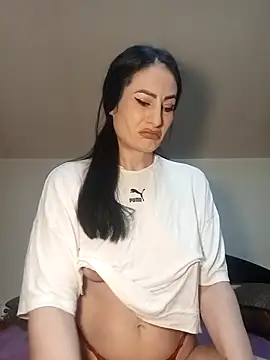 Snapshot of EveeRose chatting on November 12, 2025, 6:39 am EveeRose online show from November 12, 2025, 6:39 am