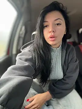 JulliaVegas online show from May 6, 2026, 2:26 am