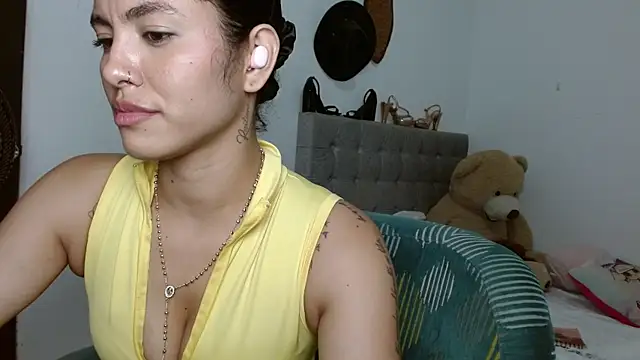 Snapshot of Sexy_Lia_ chatting on August 4, 2026, 2:27 am Sexy Lia online show from August 4, 2026, 2:27 am