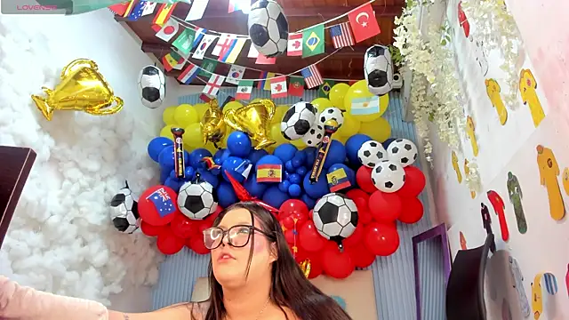 Danniela18  online show from July 13, 2026, 11:53 am