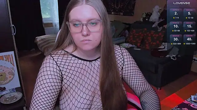 Alice Dreamgirl  online show from June 24, 2026, 7:07 am