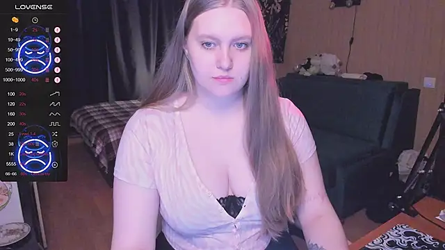 Alice Dreamgirl  online show from October 1, 2025, 9:14 am