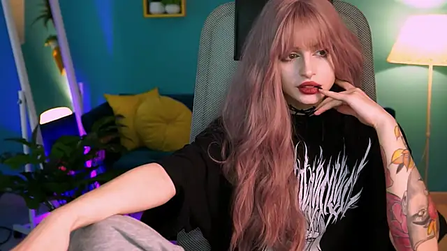 JadeCastle  online show from March 18, 2025, 8:06 am