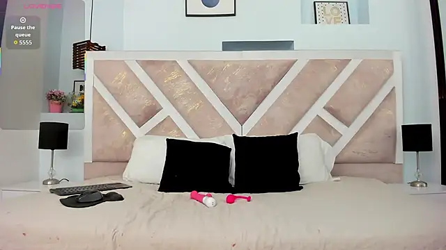 hotmature1 online show from March 19, 2026, 11:10 am