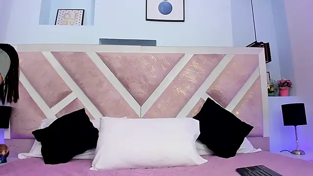 hotmature1 online show from March 15, 2026, 11:06 am