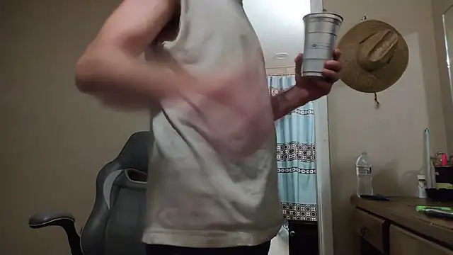 Huntzg23 online show from July 7, 2026, 4:37 am