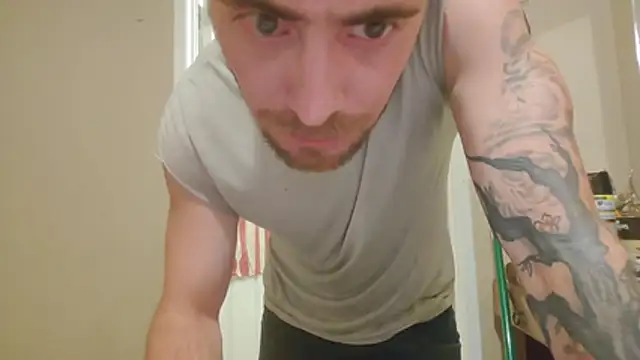 Huntzg23 online show from June 19, 2026, 7:03 am