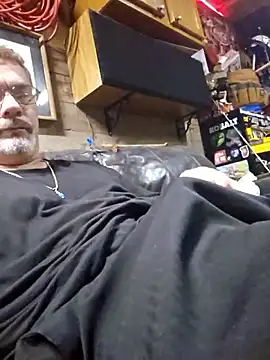 Snapshot of tileguyyy chatting on September 23, 2025, 4:08 am tileguyyy online show from September 23, 2025, 4:08 am