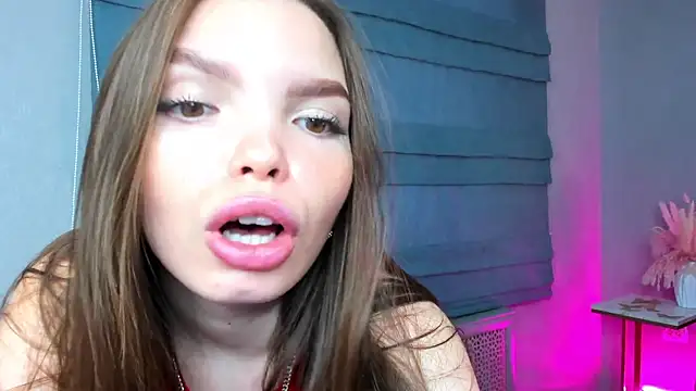 Curvy Dynamite  online show from September 9, 2025, 1:16 am