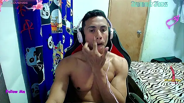 Snapshot of Willy_Mate chatting on December 30, 2024, 4:42 am Willy Mate online show from December 30, 2024, 4:42 am