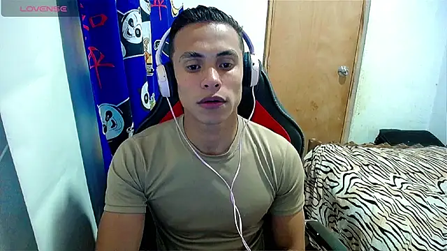 Snapshot of Willy_Mate chatting on January 4, 2025, 2:56 am Willy Mate online show from January 4, 2025, 2:56 am