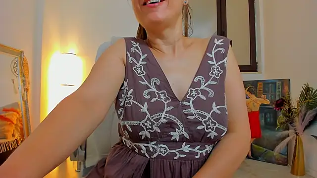 Julya Anna online show from July 18, 2026, 5:05 am