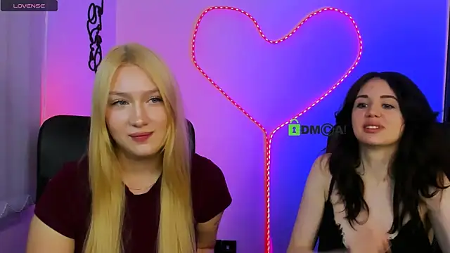 playful sophie online show from July 28, 2026, 8:52 pm