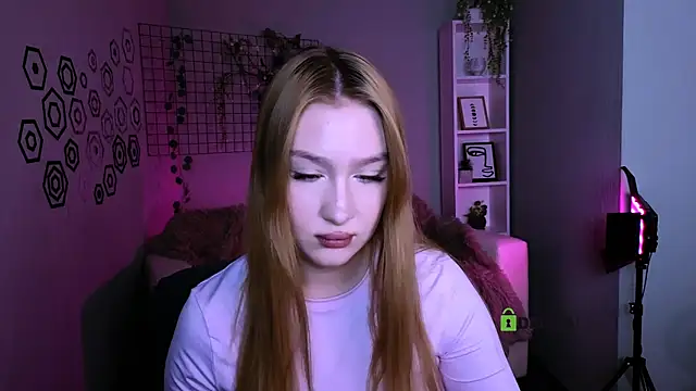 playful sophie online show from January 14, 2026, 8:34 pm