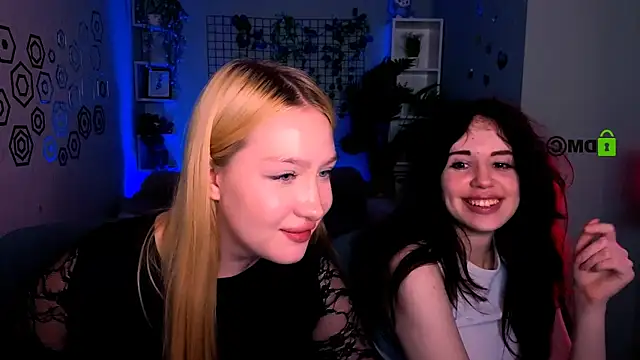 playful sophie online show from June 8, 2026, 1:28 am