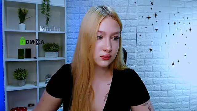 playful sophie online show from June 4, 2026, 8:02 pm