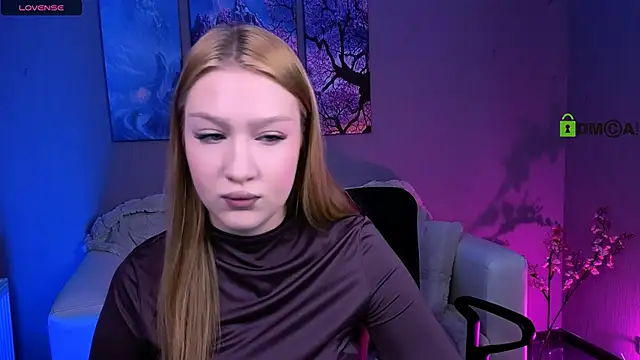 playful sophie online show from November 26, 2025, 8:09 pm