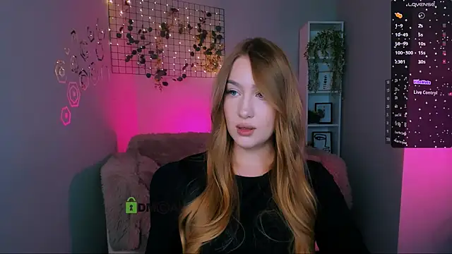 playful sophie online show from October 2, 2025, 7:28 pm