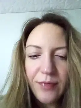 Snapshot of KattyLuuu chatting on February 26, 2026, 8:31 pm KattyLuuu online show from February 26, 2026, 8:31 pm