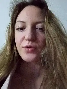 Snapshot of KattyLuuu chatting on March 18, 2026, 9:48 pm KattyLuuu online show from March 18, 2026, 9:48 pm