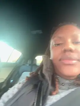 Snapshot of LavenderBuxton chatting on February 28, 2025, 4:31 pm LavenderBuxton online show from February 28, 2025, 4:31 pm