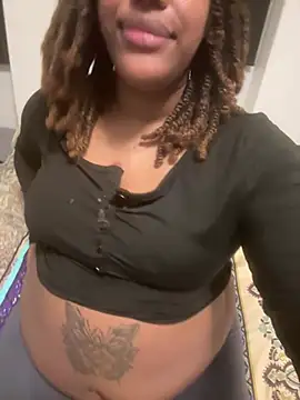 Snapshot of LavenderBuxton chatting on February 26, 2025, 7:53 pm LavenderBuxton online show from February 26, 2025, 7:53 pm