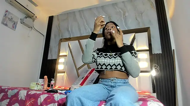 amber diior online show from September 27, 2025, 1:45 am