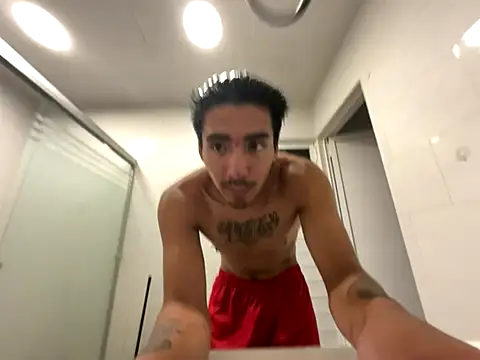 GIOOOO568 online show from October 15, 2025, 12:20 am