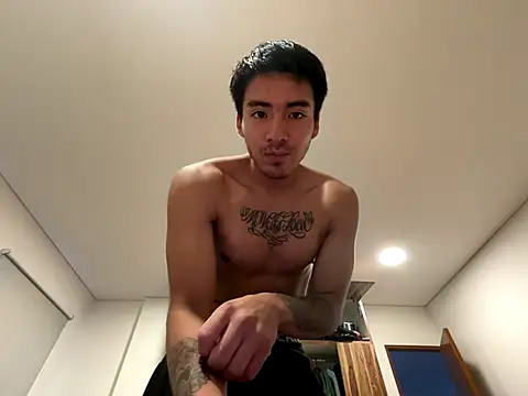 GIOOOO568 online show from October 4, 2025, 11:17 pm