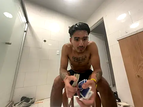 GIOOOO568 online show from November 2, 2025, 2:38 am