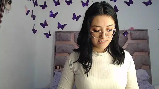 Snapshot of Anny_Fox- chatting on May 26, 2026, 3:37 am Anny Fox- online show from May 26, 2026, 3:37 am
