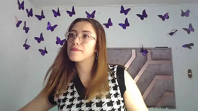 Anny Fox- online show from May 6, 2026, 2:26 am