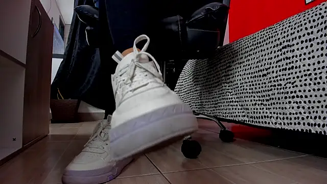 Keiny-Rave online show from October 5, 2025, 1:40 am