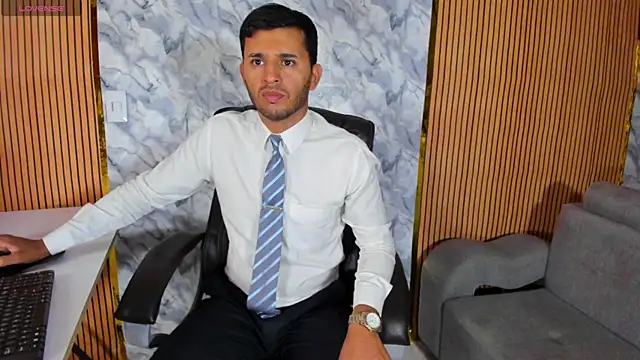 Hideintheoffice online show from September 17, 2025, 11:34 am