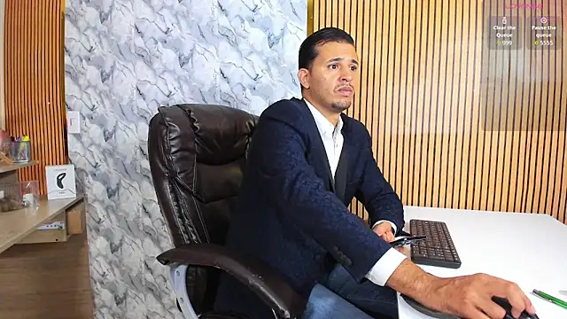 Snapshot of Hideintheoffice chatting on March 13, 2026, 12:10 pm Hideintheoffice online show from March 13, 2026, 12:10 pm