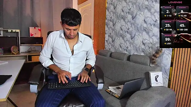 Snapshot of Hideintheoffice chatting on February 14, 2026, 3:51 am Hideintheoffice online show from February 14, 2026, 3:51 am