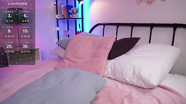 Lissa Meow  online show from March 7, 2025, 5:29 am