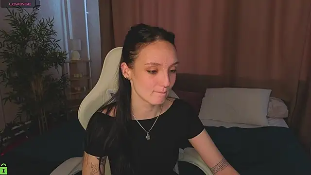 Snapshot of Cheryl__Brown chatting on June 2, 2026, 1:05 am Cheryl Brown online show from June 2, 2026, 1:05 am
