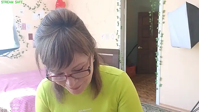 Snapshot of Miss_Moren chatting on June 27, 2026, 5:24 am Miss Moren online show from June 27, 2026, 5:24 am