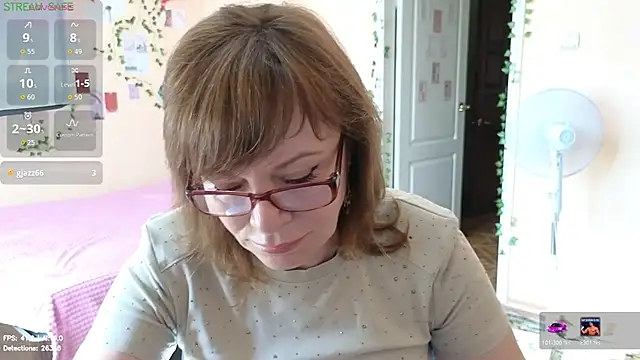 Snapshot of Miss_Moren chatting on July 24, 2026, 4:08 am Miss Moren online show from July 24, 2026, 4:08 am