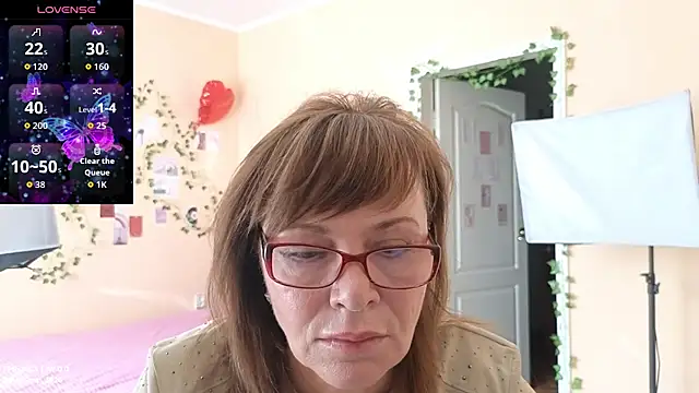 Snapshot of Miss_Moren chatting on July 2, 2026, 4:18 am Miss Moren online show from July 2, 2026, 4:18 am