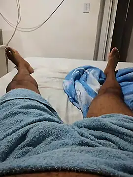 lucasquirao1234 online show from September 27, 2025, 11:38 am